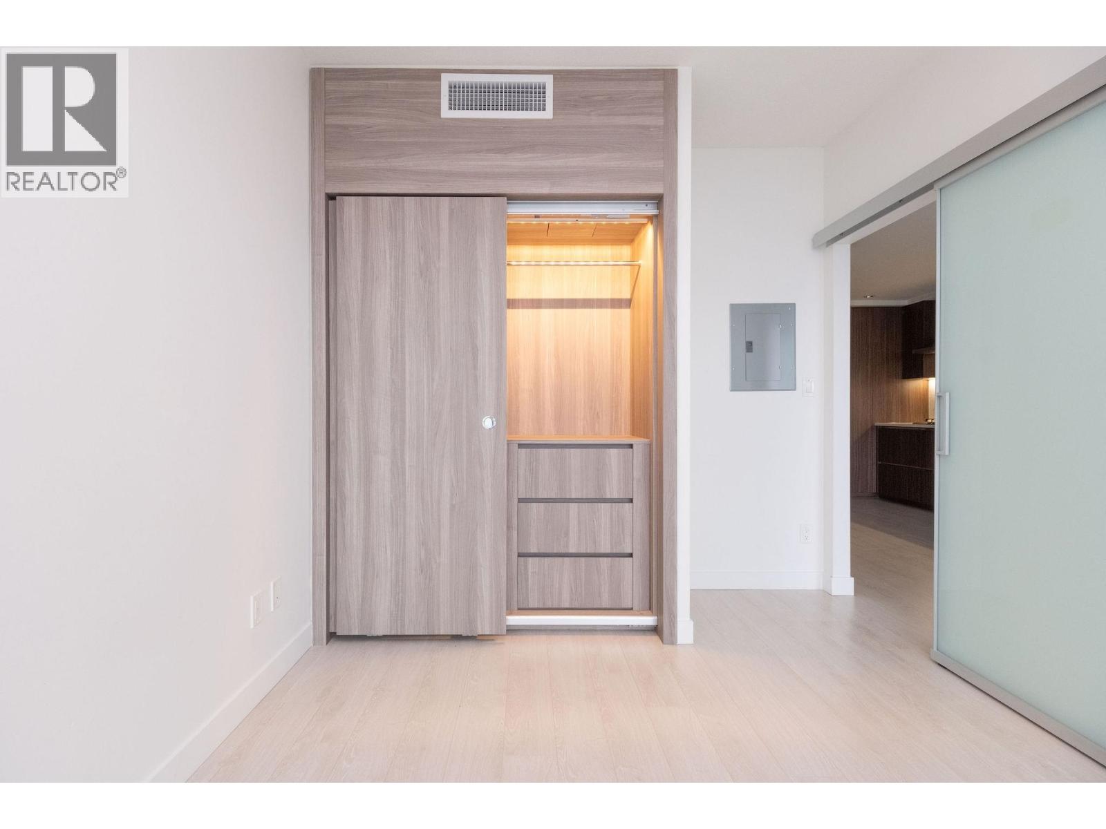 2508 4720 LOUGHEED HIGHWAY, Burnaby