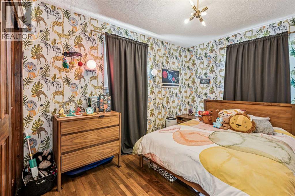 Single Family House Bungalow for Sale in   Avenue NE Winston Heights/Mountview Calgary 