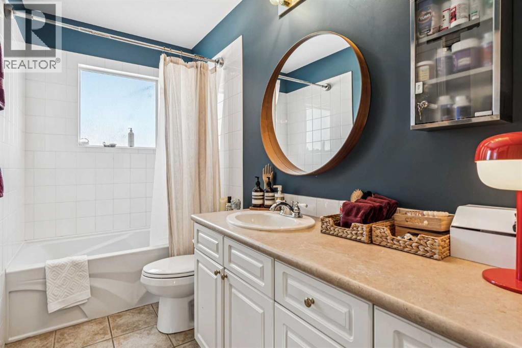 Single Family House Bungalow for Sale in   Avenue NE Winston Heights/Mountview Calgary 