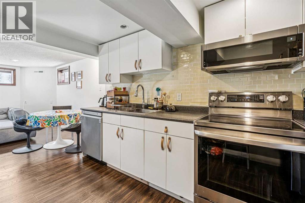 Single Family House Bungalow for Sale in   Avenue NE Winston Heights/Mountview Calgary 