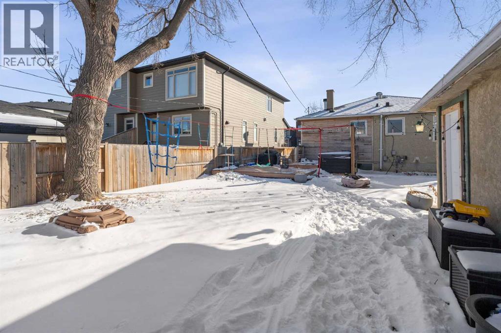 Single Family House Bungalow for Sale in   Avenue NE Winston Heights/Mountview Calgary 