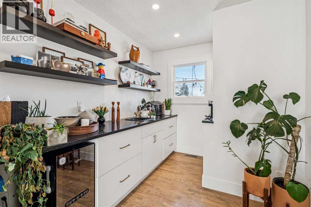 Single Family House Bungalow for Sale in   Avenue NE Winston Heights/Mountview Calgary 