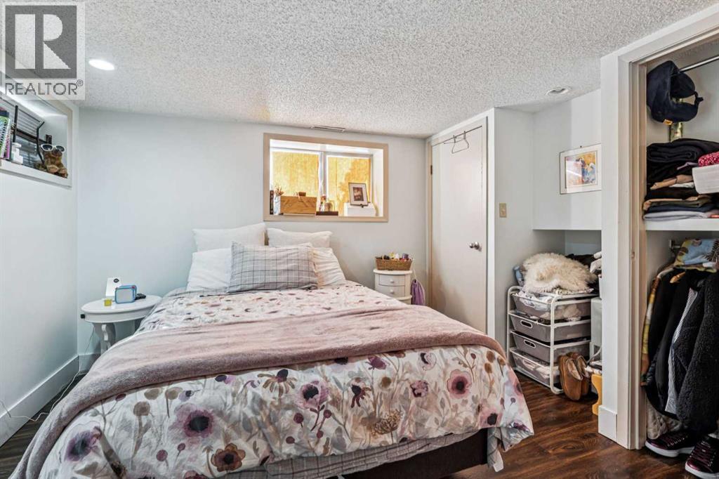 Single Family House Bungalow for Sale in   Avenue NE Winston Heights/Mountview Calgary 