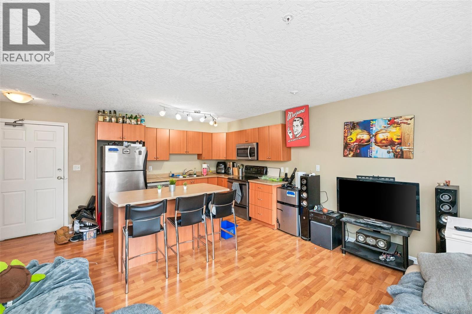 #211 383 WALE RD - 6