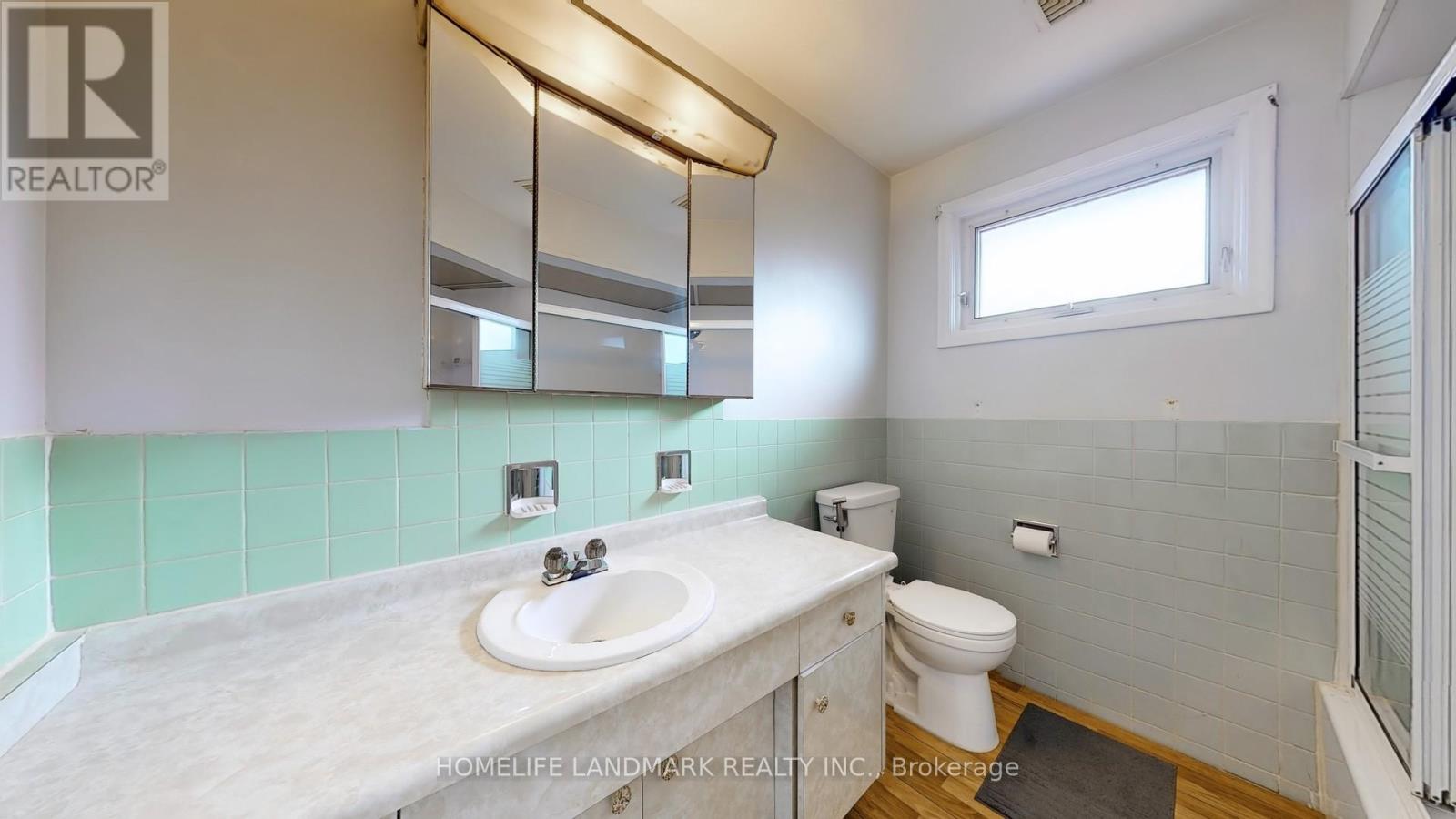 26 ROYWOOD DRIVE - 22