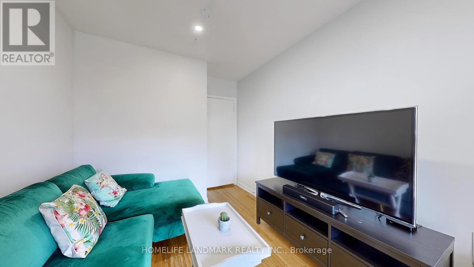 26 ROYWOOD DRIVE - 26