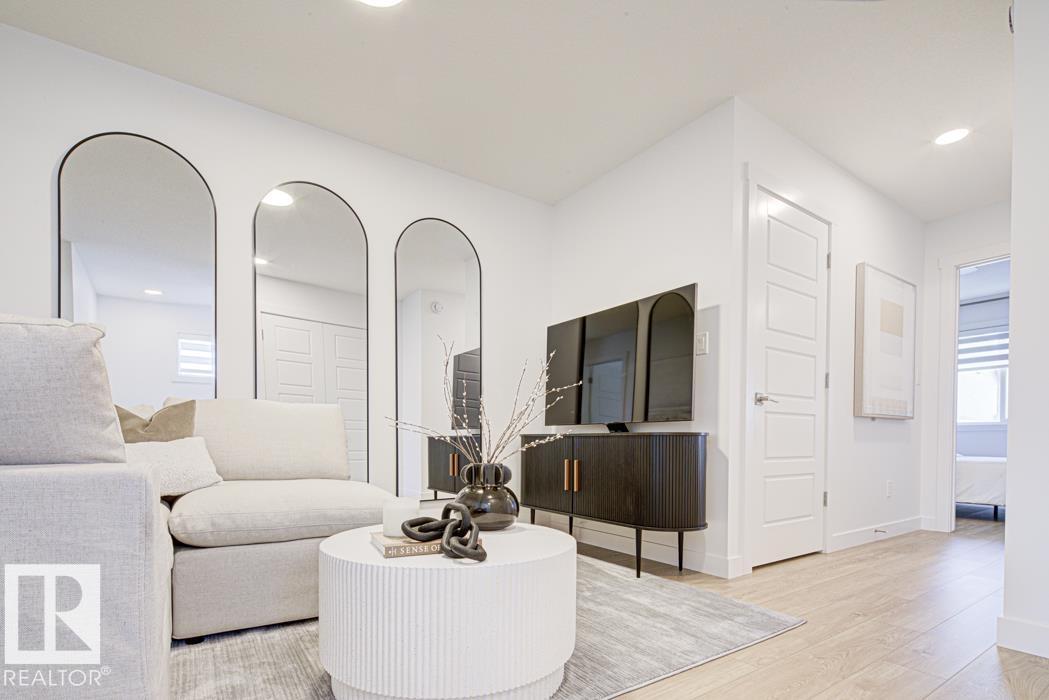 18705 18A AV NW, Edmonton