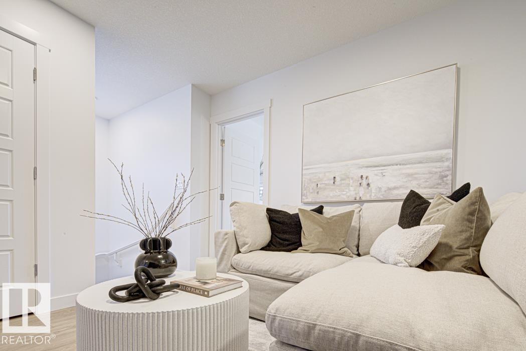 18705 18A AV NW, Edmonton