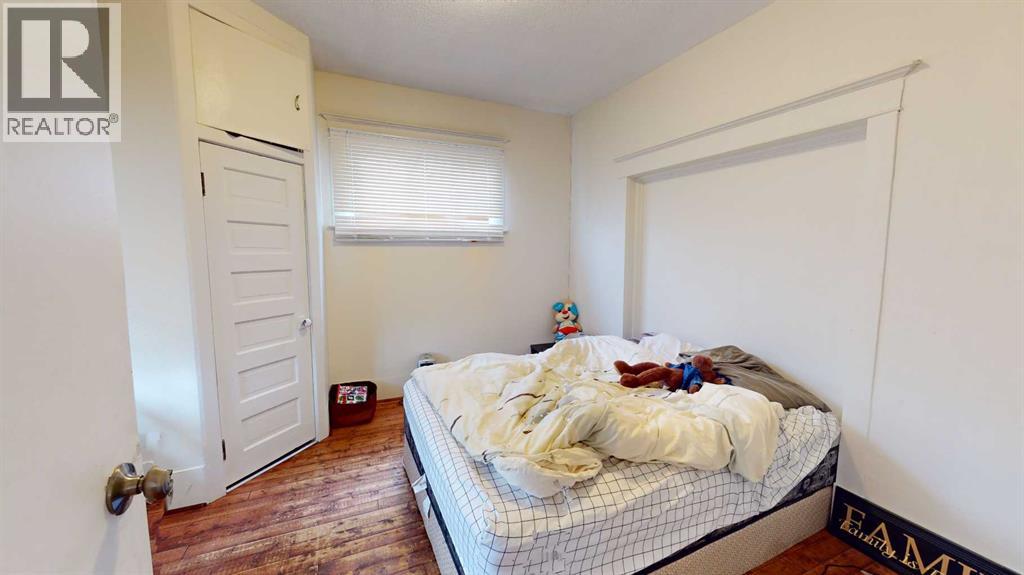 1625 23 AVENUE SW - 15