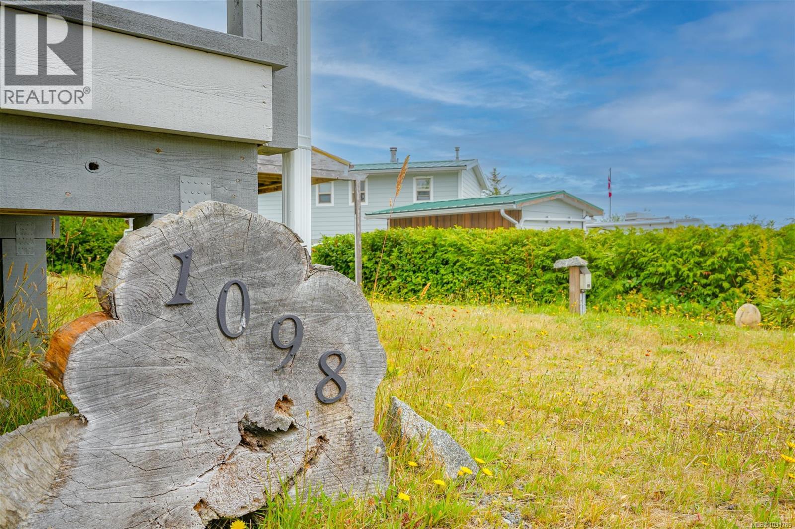 1098 Sixth Ave, Ucluelet