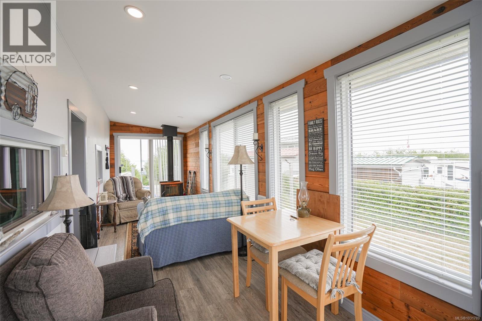 1098 Sixth Ave, Ucluelet
