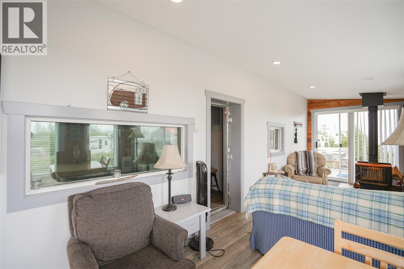 1098 Sixth Ave, Ucluelet