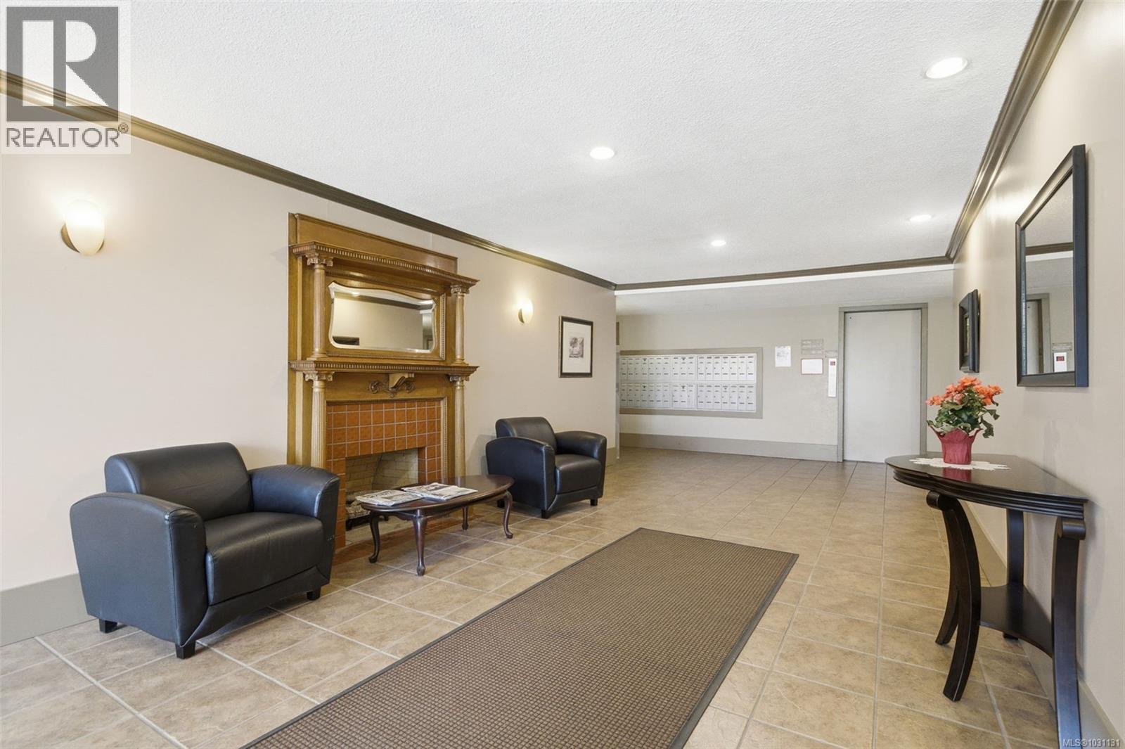 #410 2100 GRANITE ST - Image 2