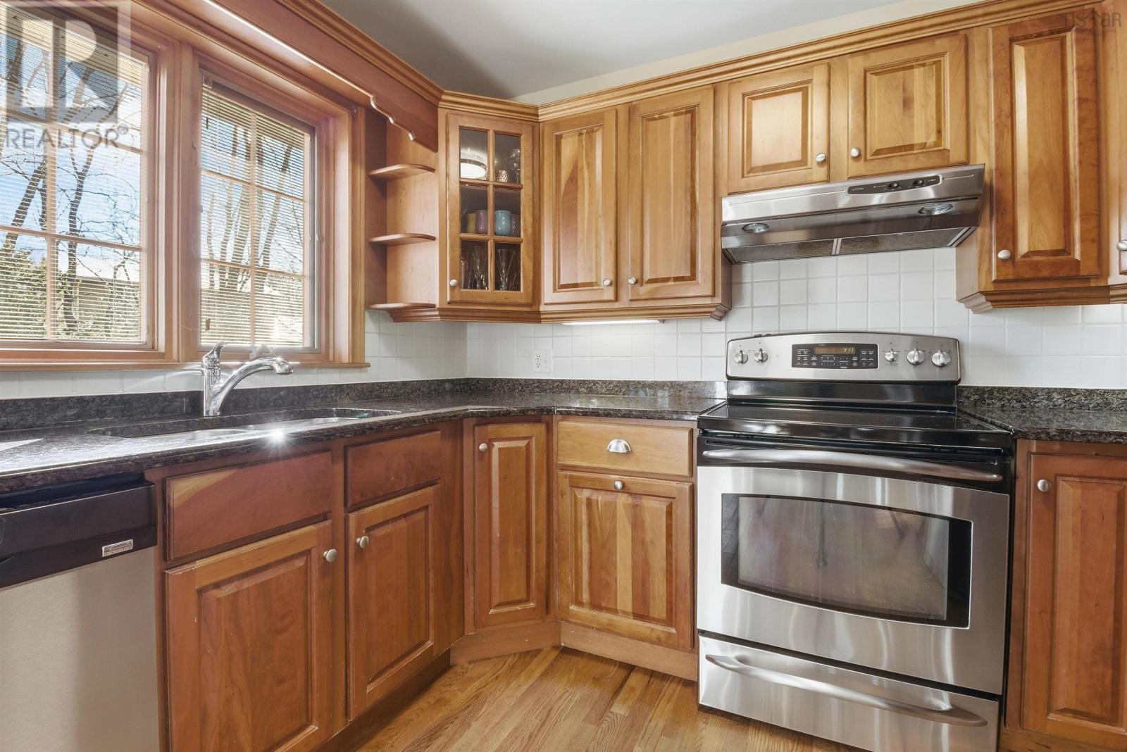 76 BIRCHWOOD COURT - 8