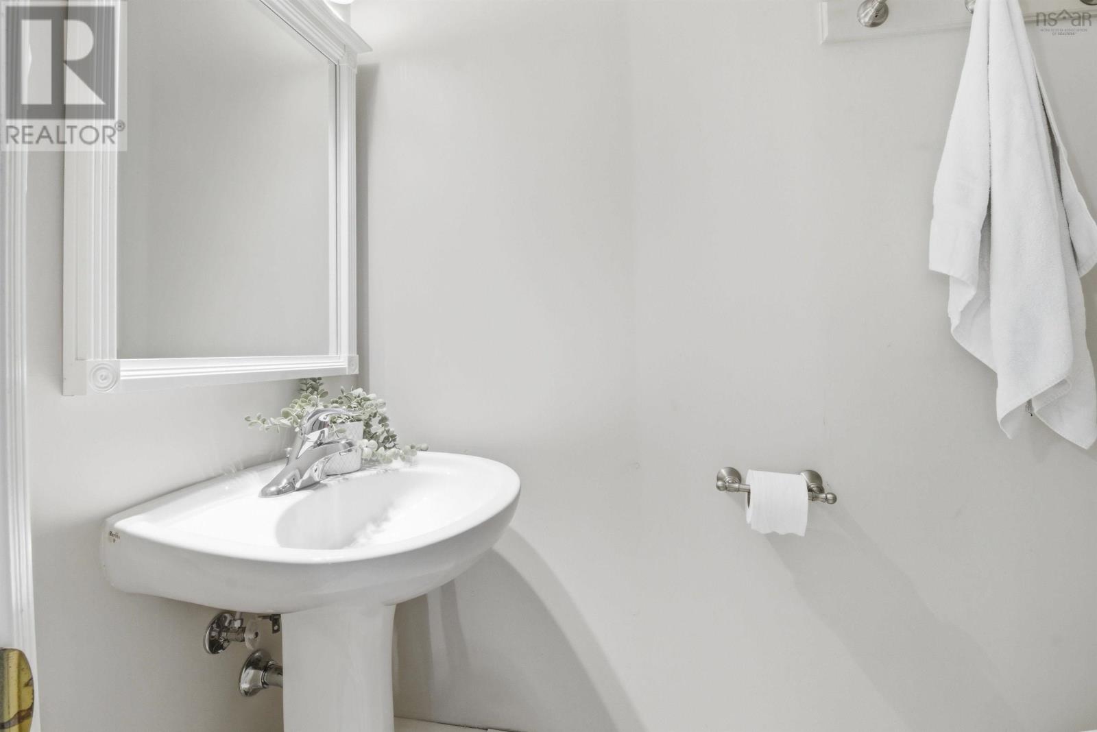 76 BIRCHWOOD COURT - 24