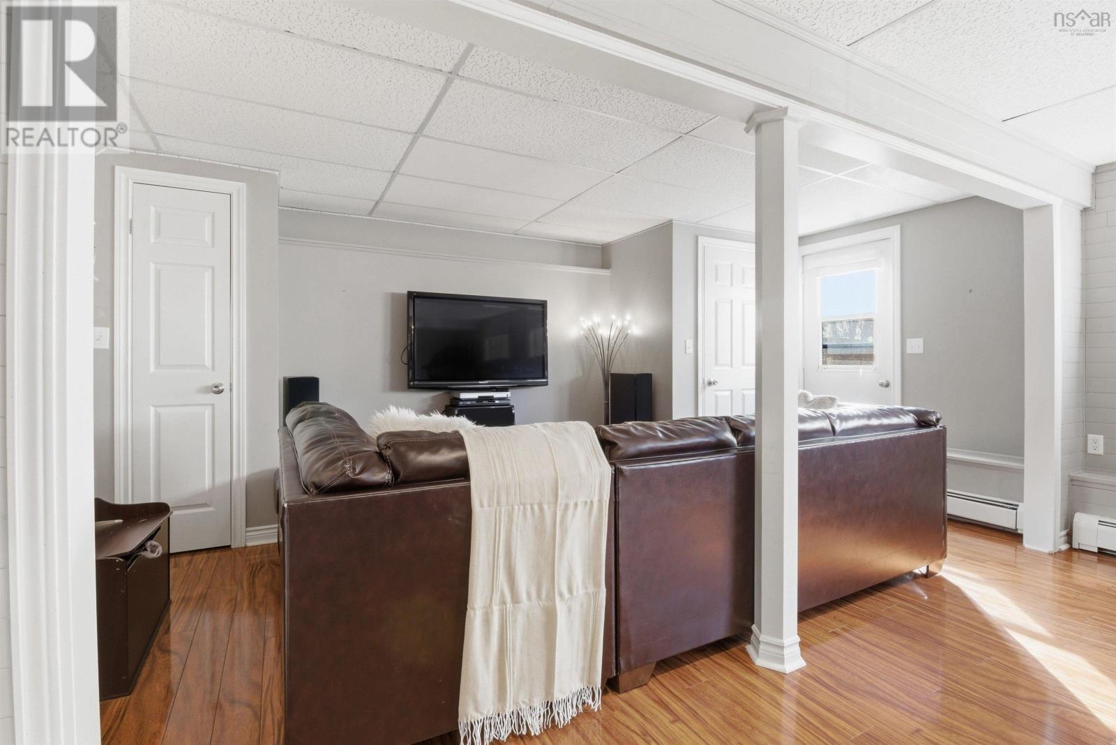 76 BIRCHWOOD COURT - 31