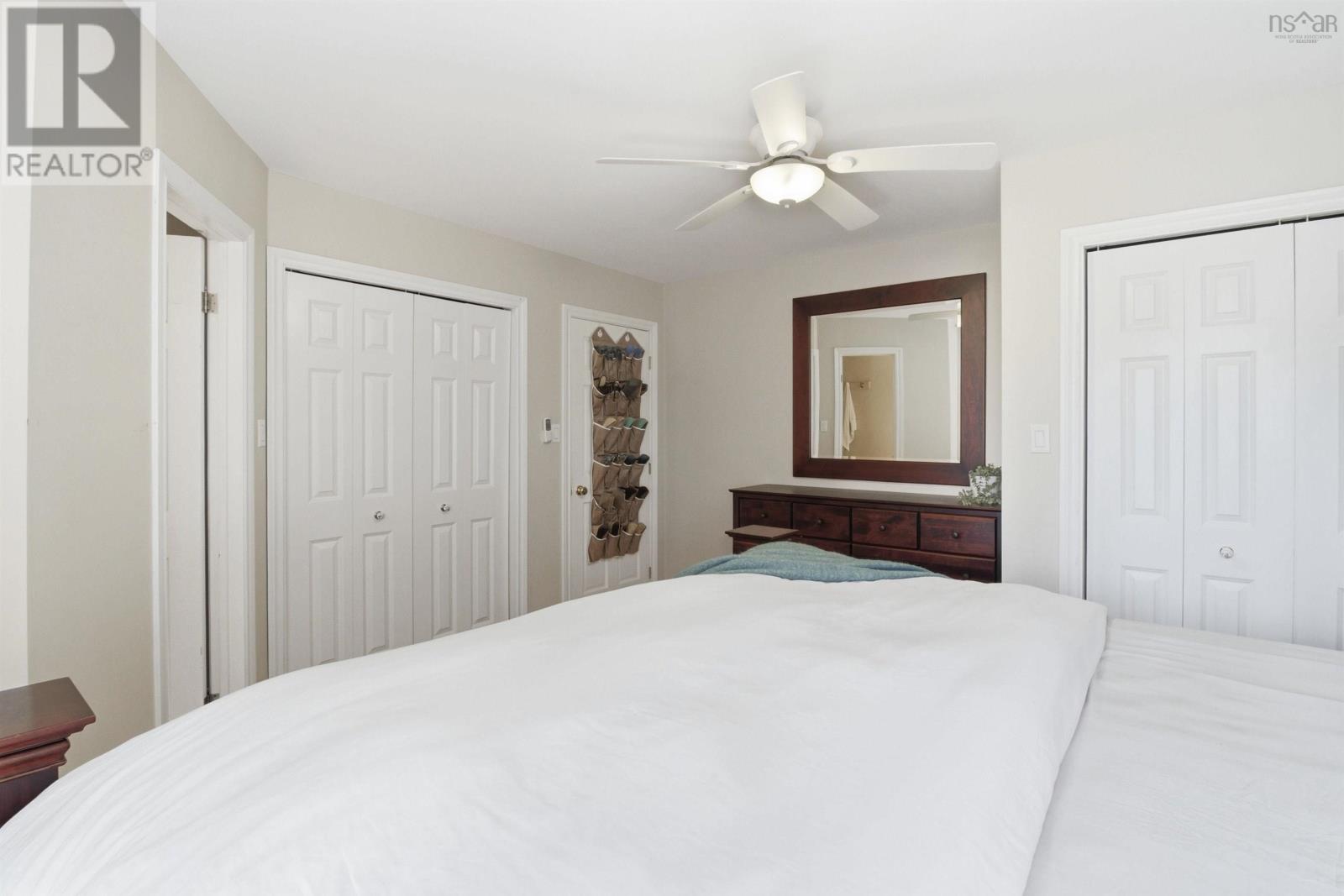 76 BIRCHWOOD COURT - 23