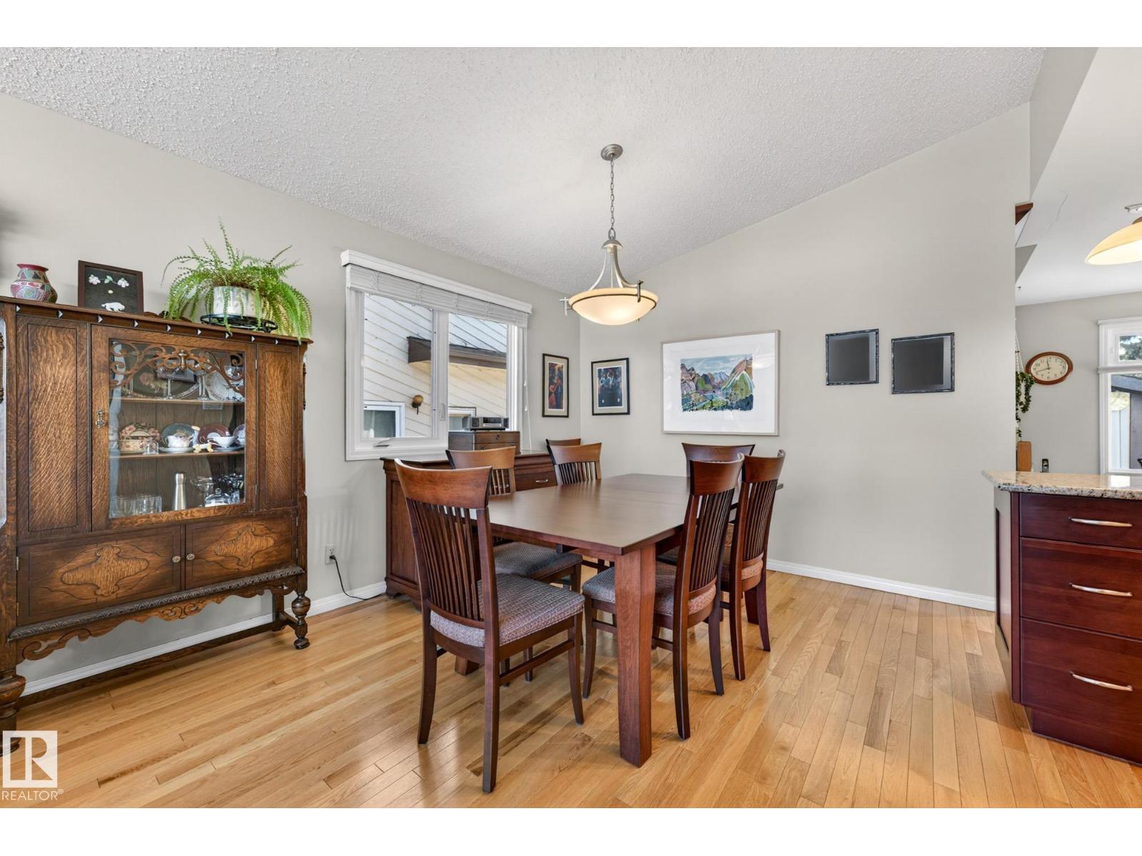 11715 28 AV NW, Edmonton