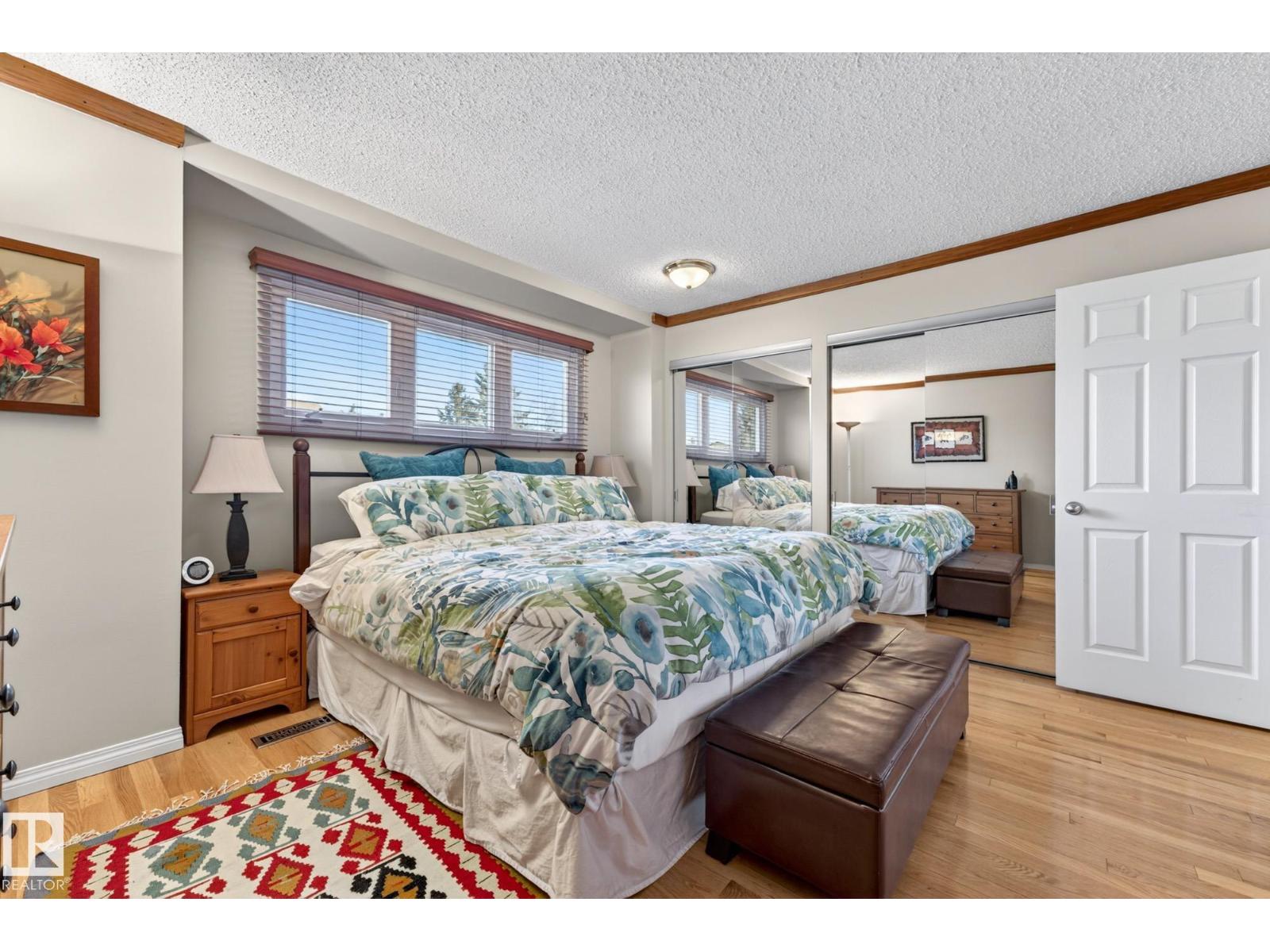 11715 28 AV NW, Edmonton