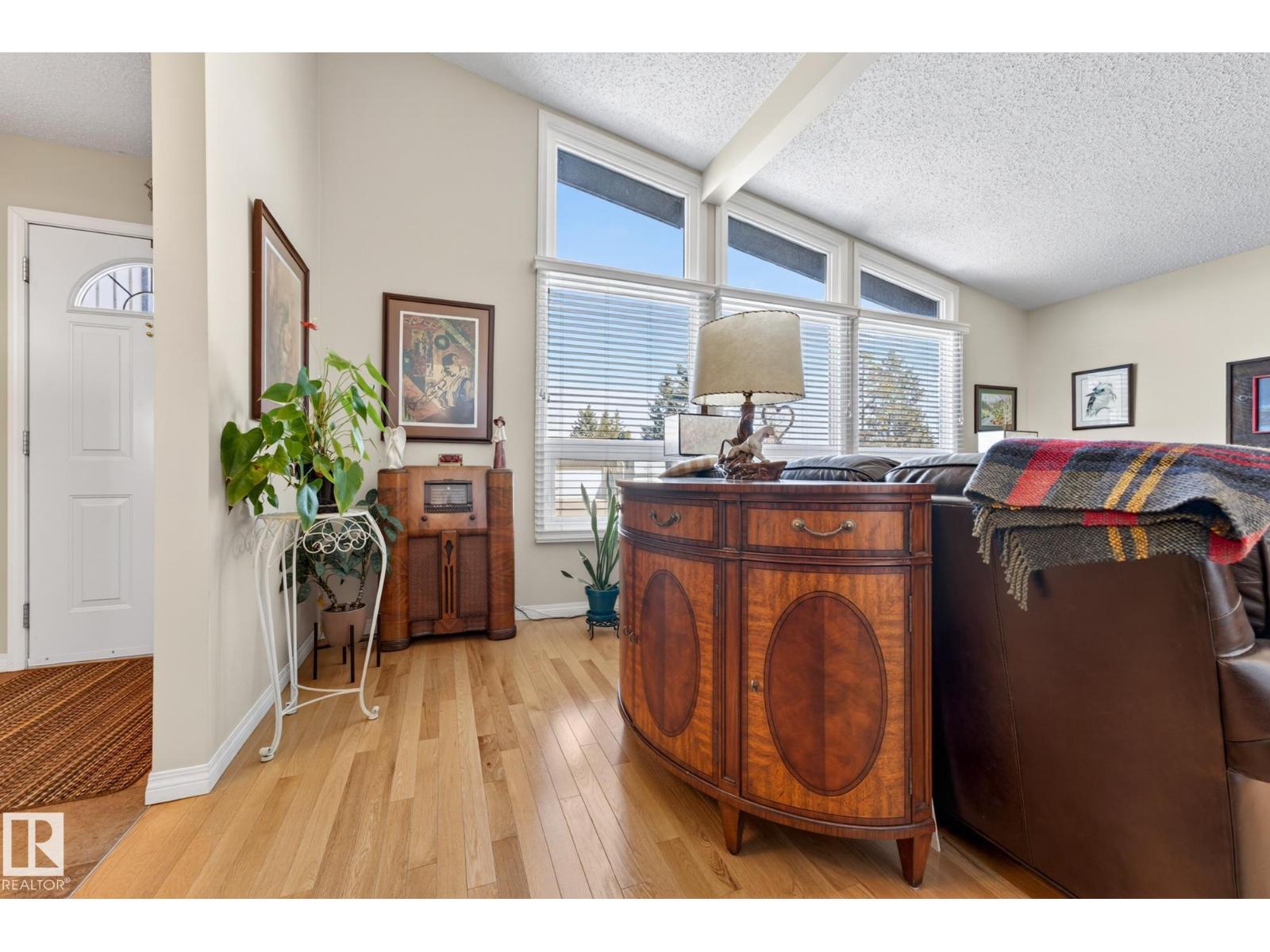 11715 28 AV NW, Edmonton