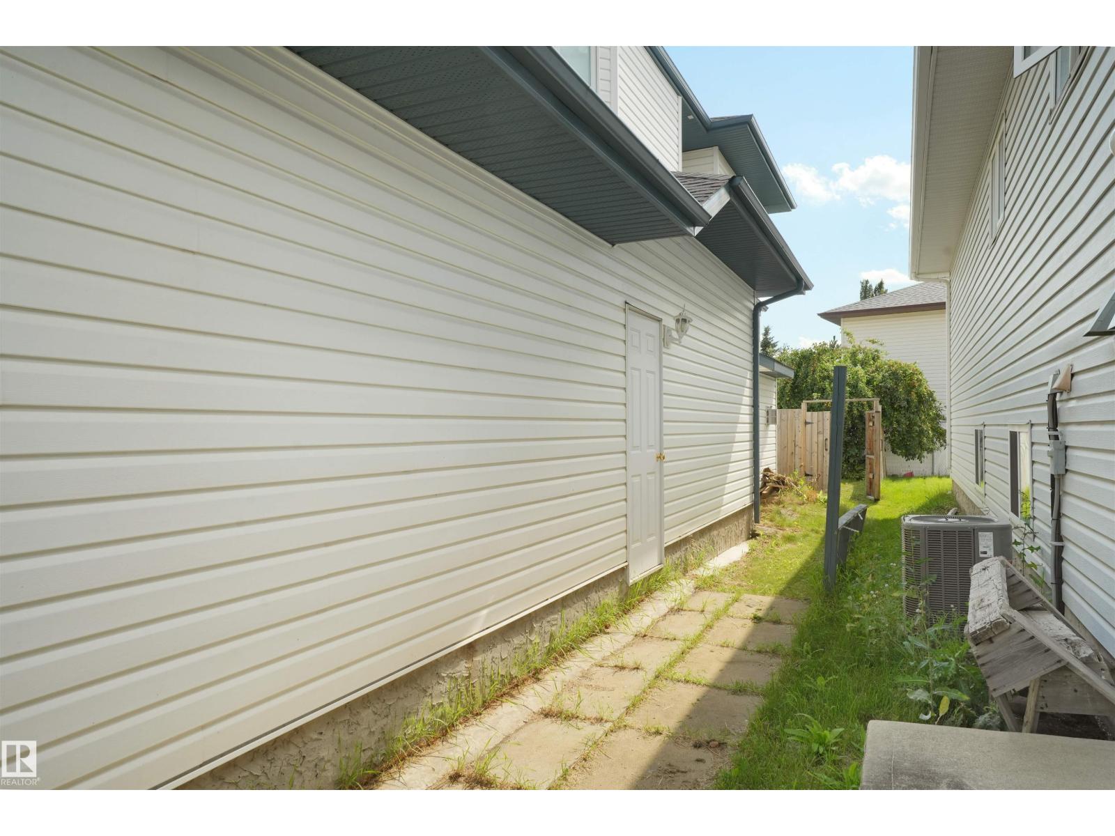 2715 44A AV NW, Edmonton