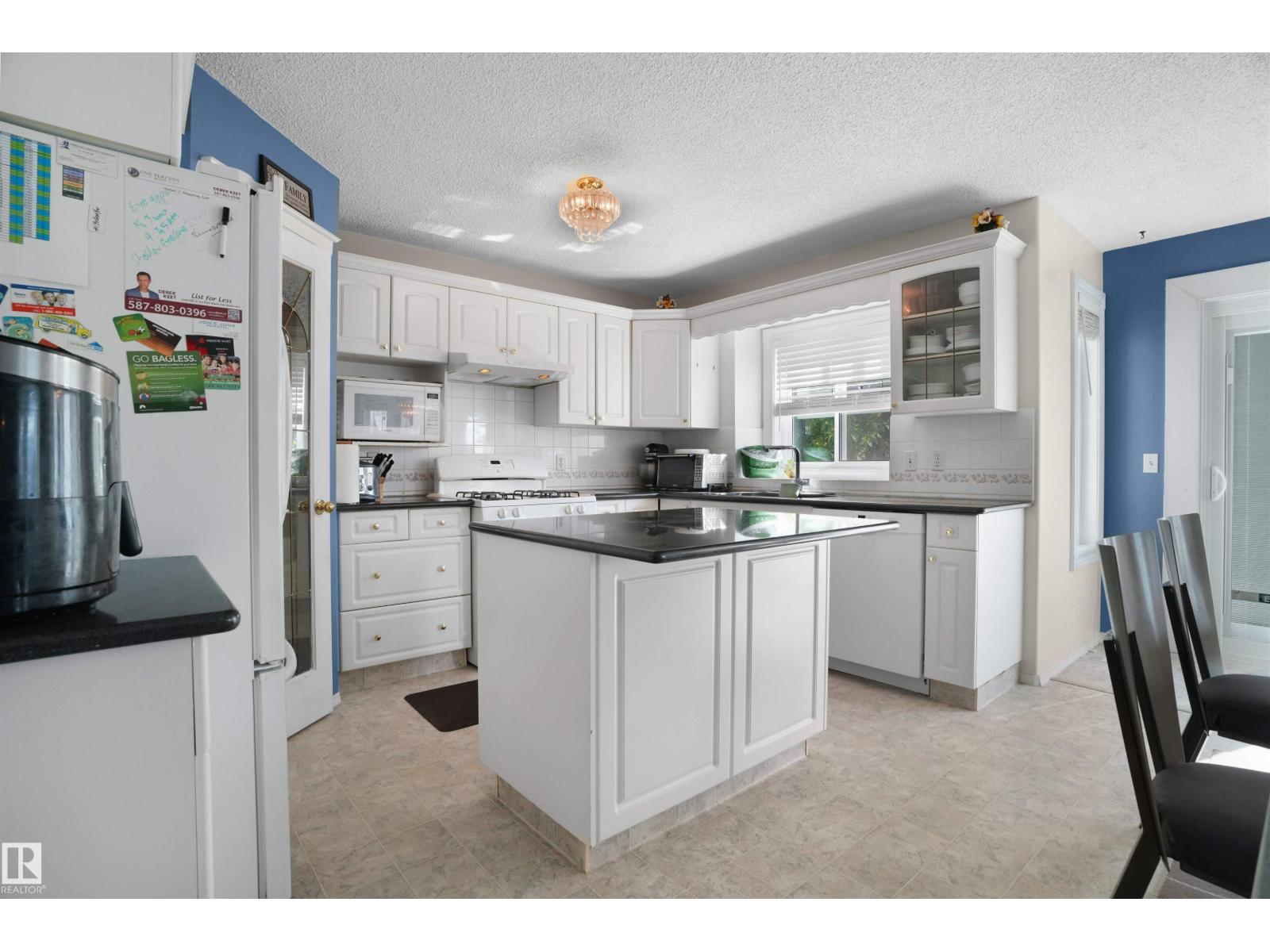 2715 44A AV NW, Edmonton