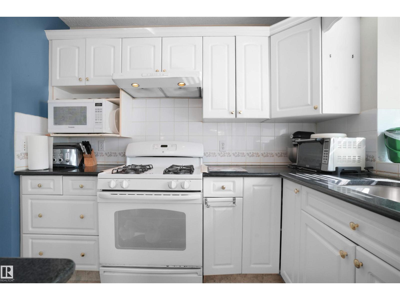 2715 44A AV NW, Edmonton