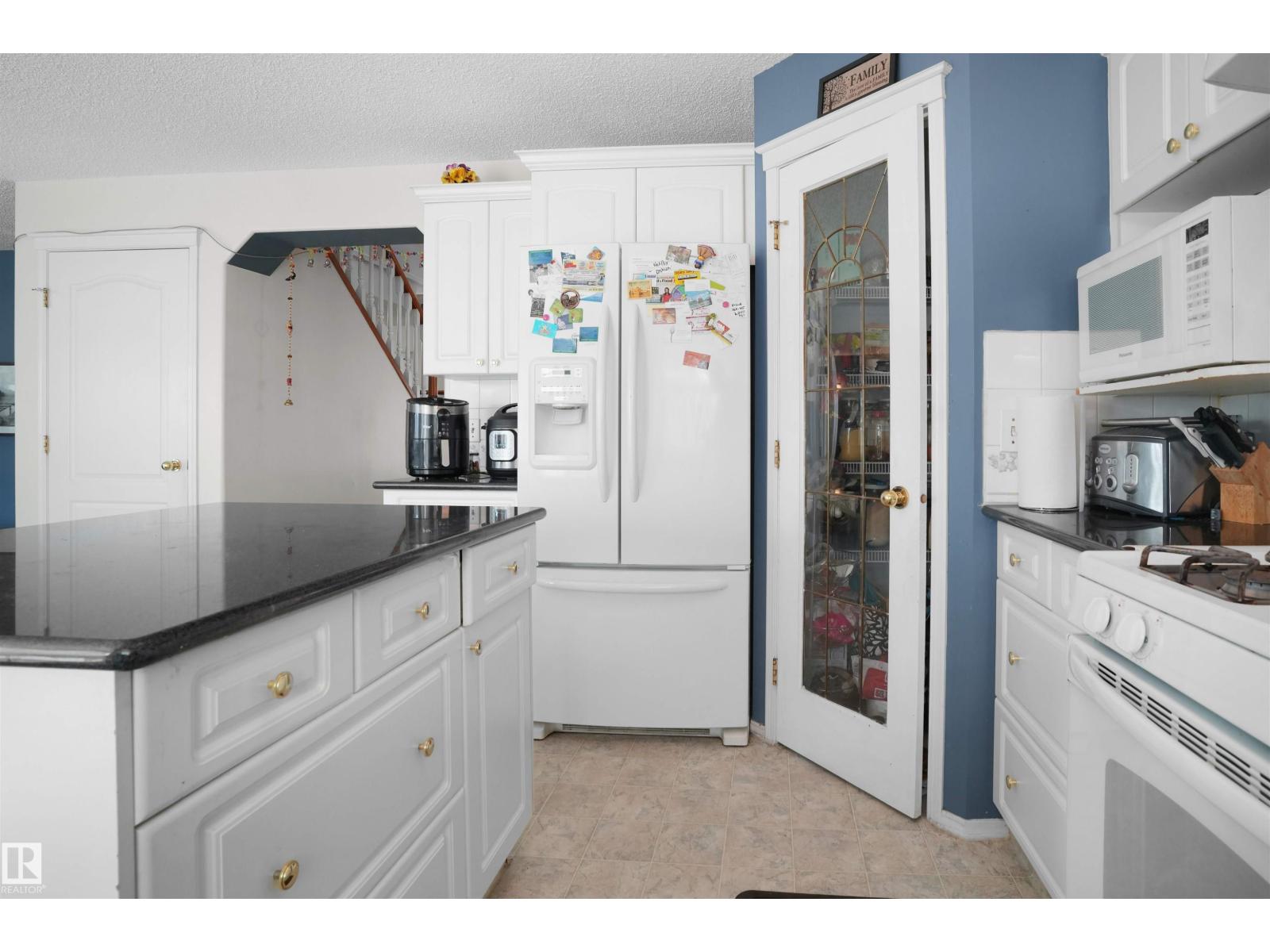 2715 44A AV NW, Edmonton