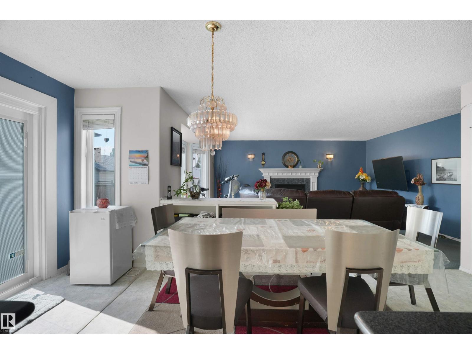 2715 44A AV NW, Edmonton