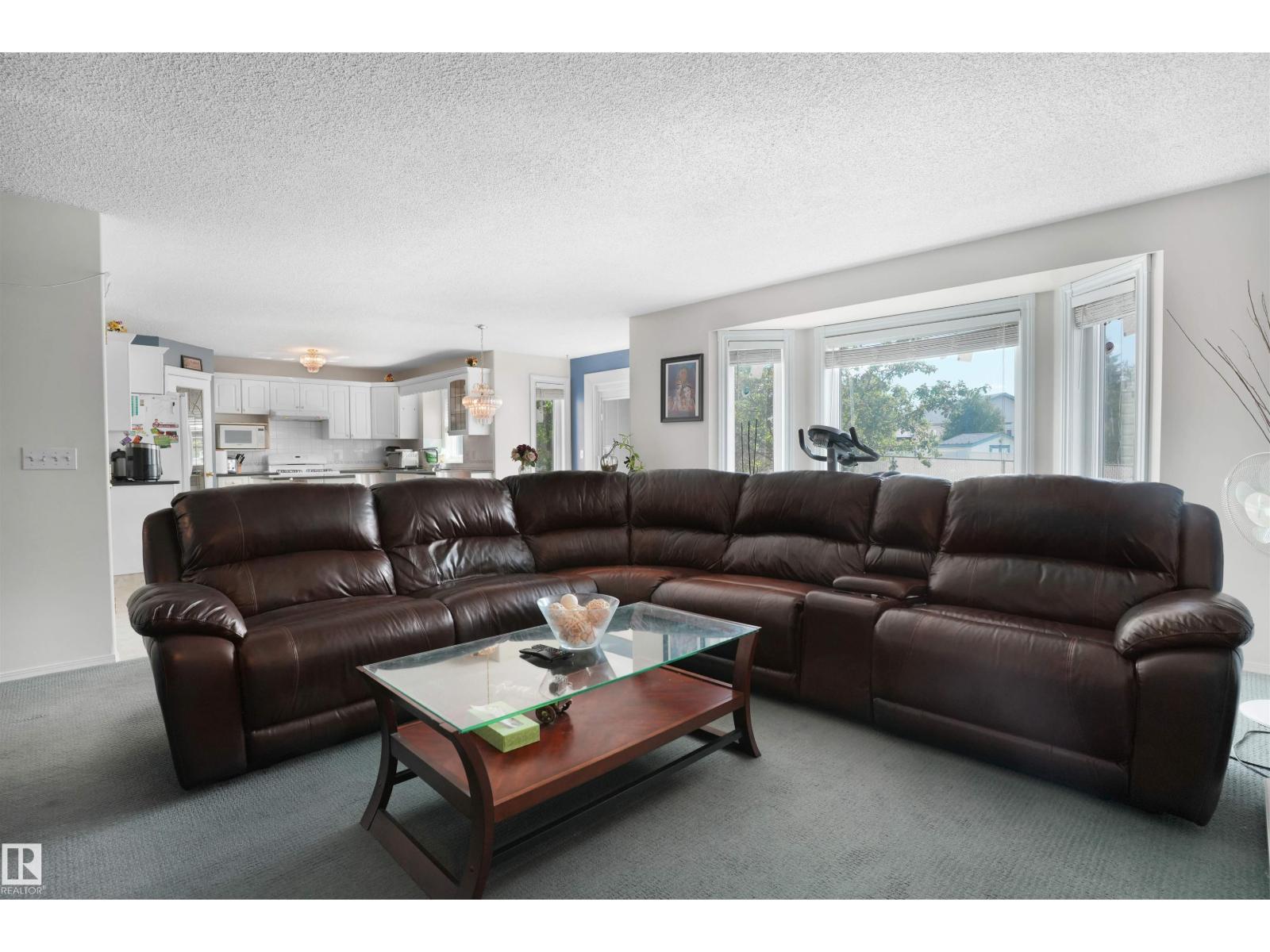 2715 44A AV NW, Edmonton