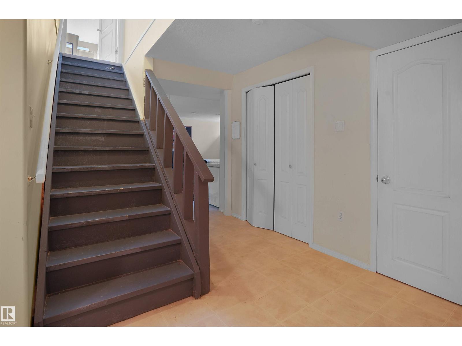 2715 44A AV NW, Edmonton