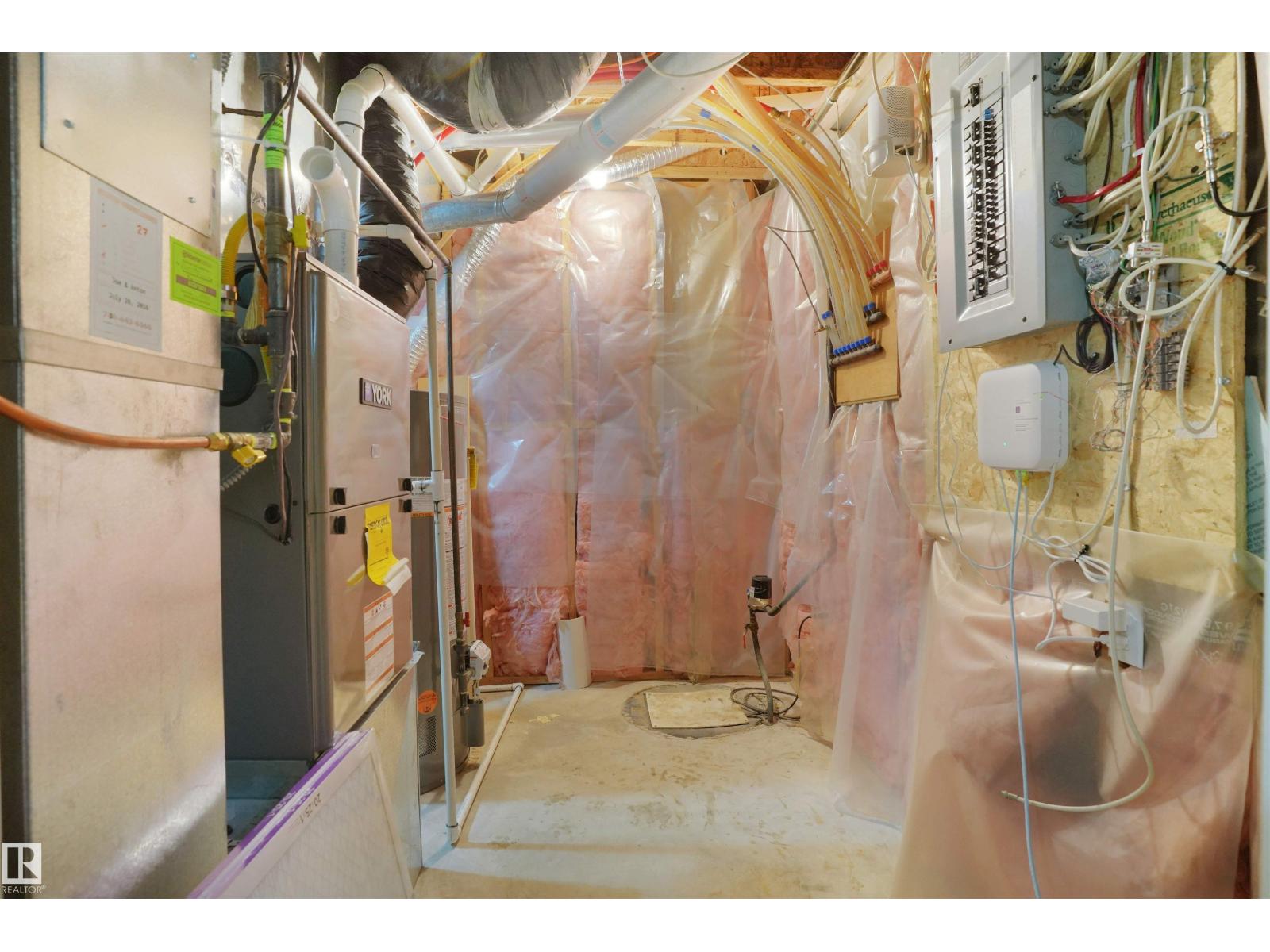 2715 44A AV NW, Edmonton