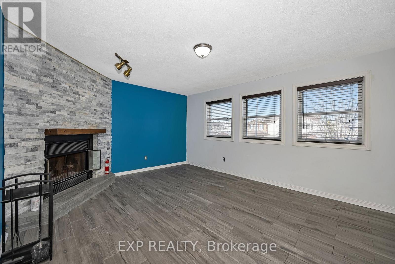 1797 BELVAL CRESCENT - 21