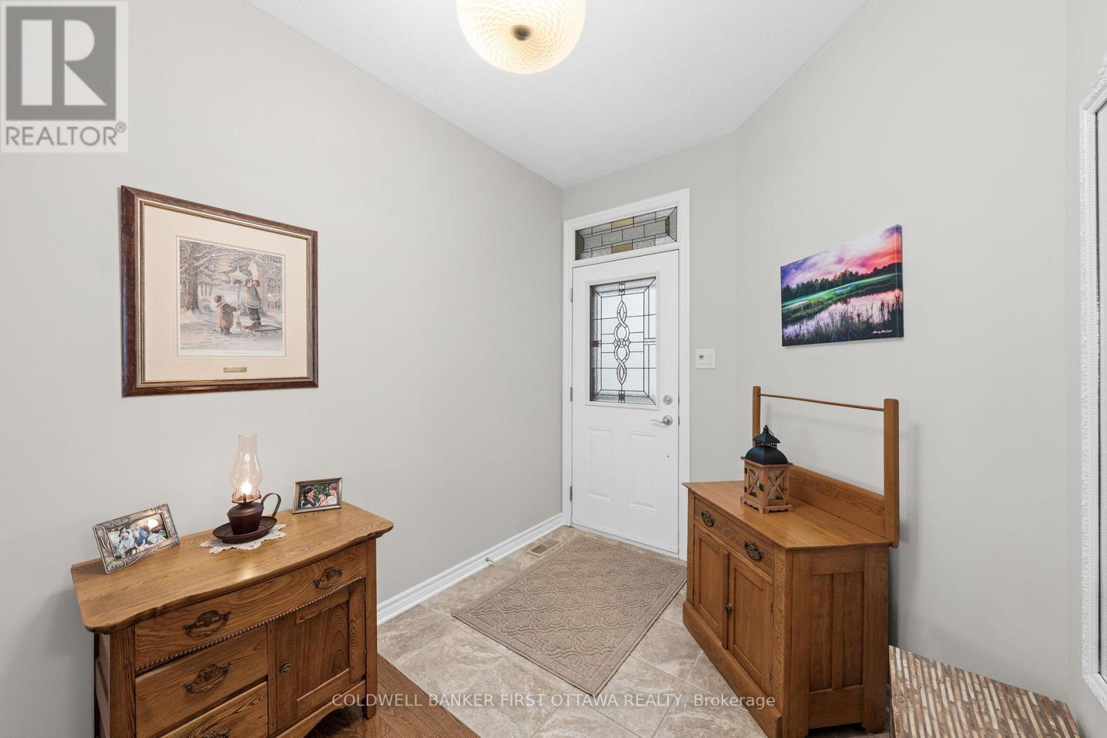 239 ROYAL LANDING GATE - photo 4