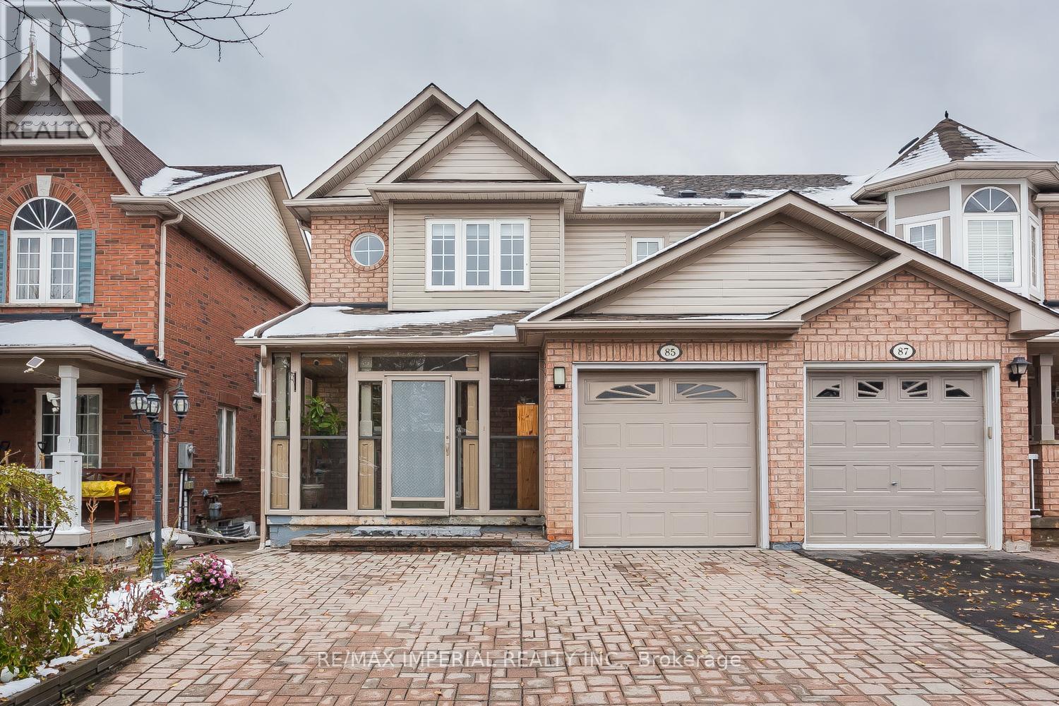 85 MAPLE RIDGE CRESCENT E - 1