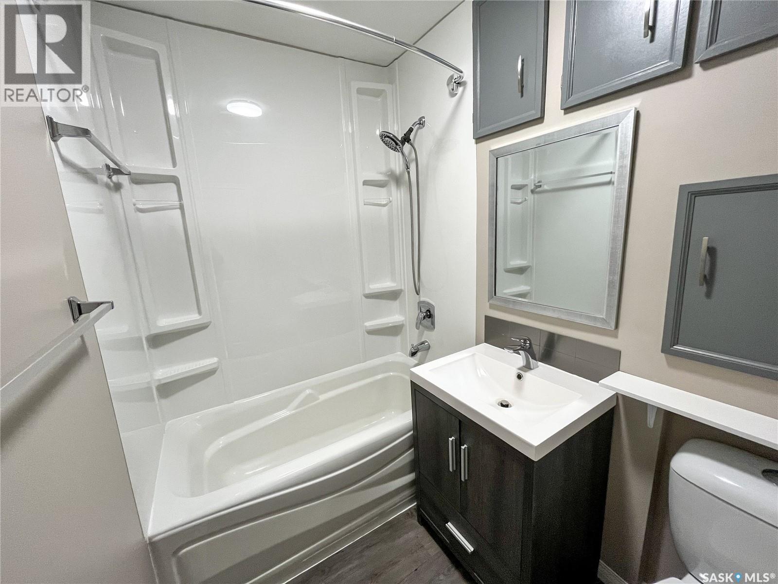 312 10TH AVENUE W - 11