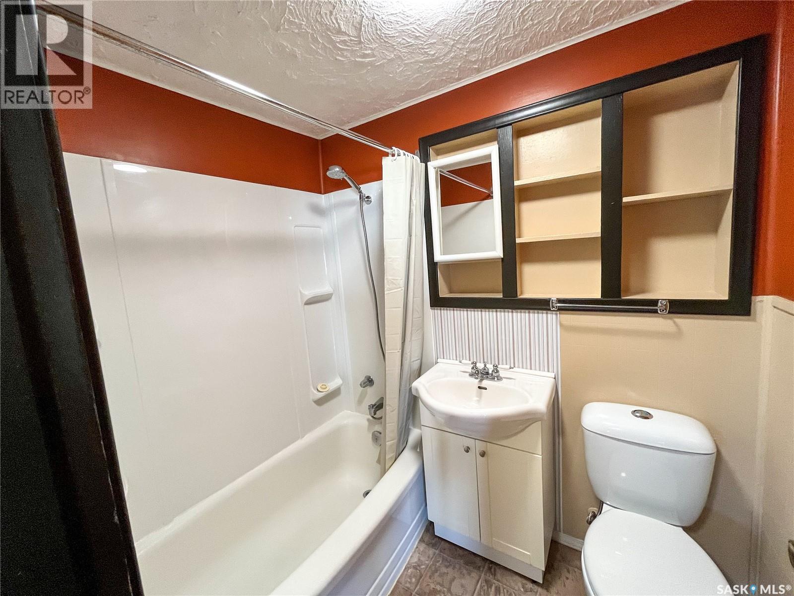 312 10TH AVENUE W - 27