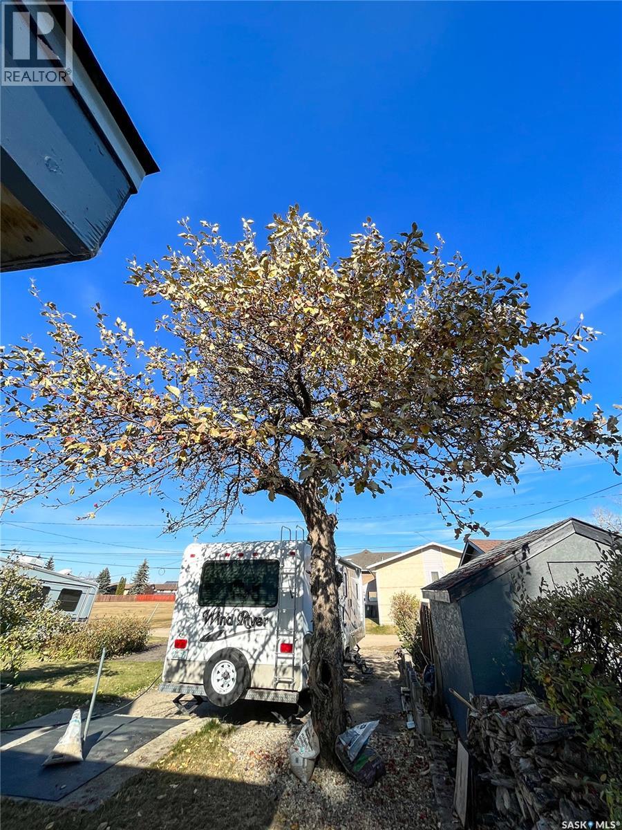 312 10TH AVENUE W - 35