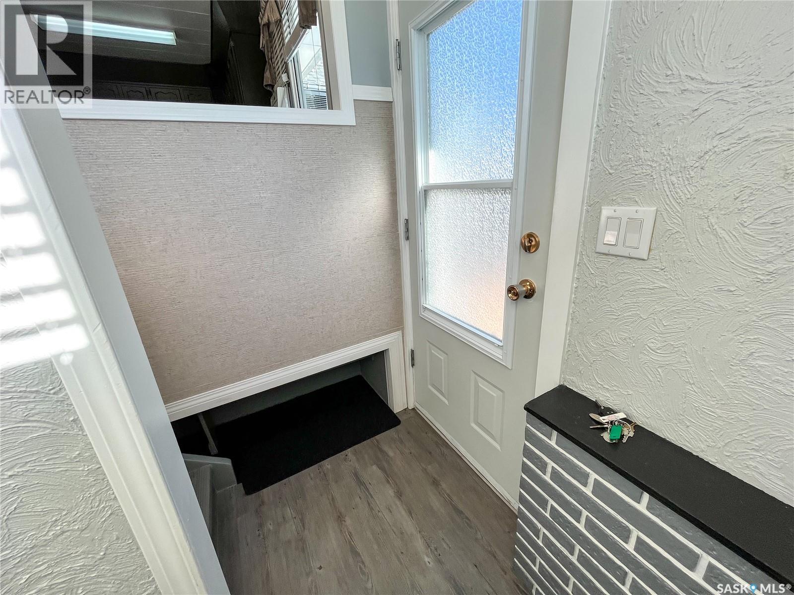 312 10TH AVENUE W - 5