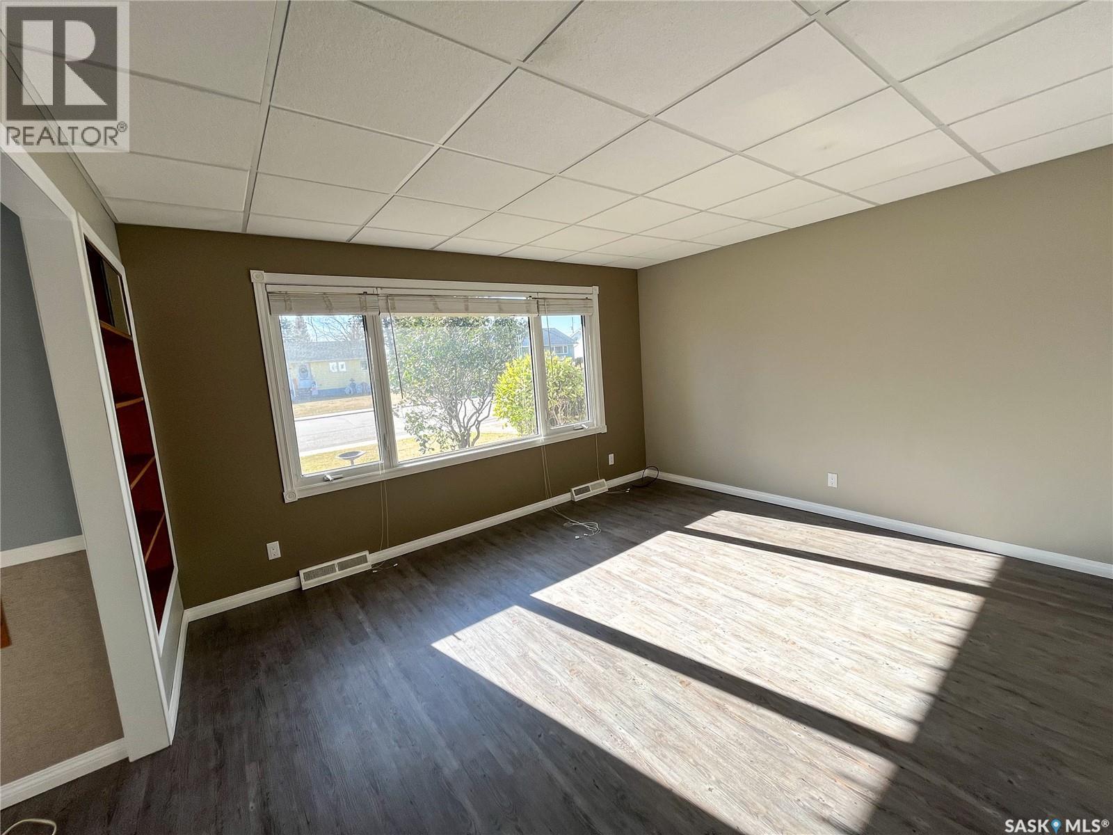 312 10TH AVENUE W - 9