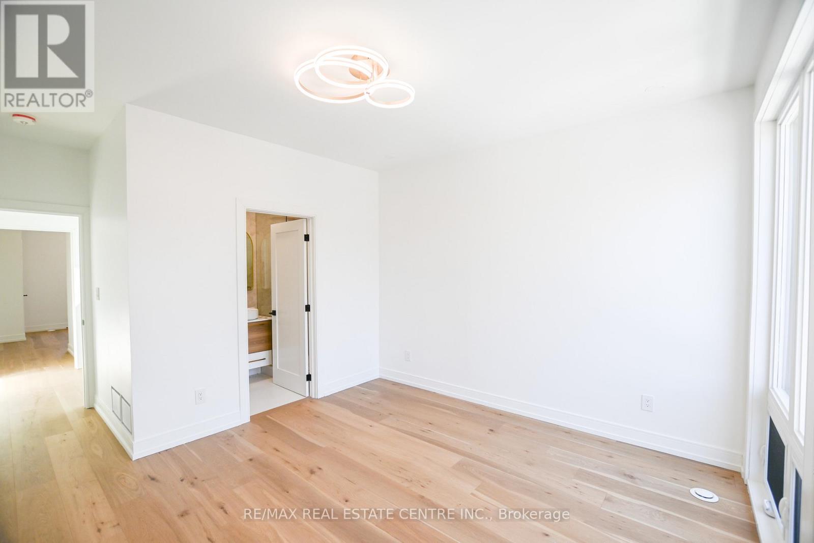 57 JONES AVENUE - 34