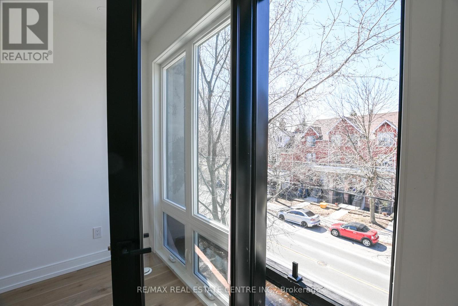 57 JONES AVENUE - 36