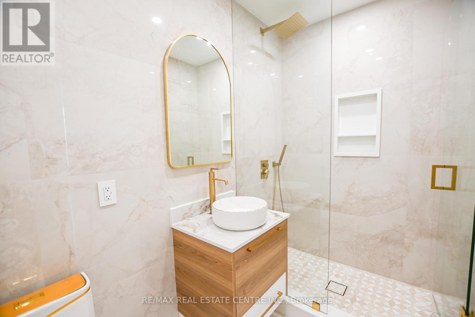 57 JONES AVENUE - 39