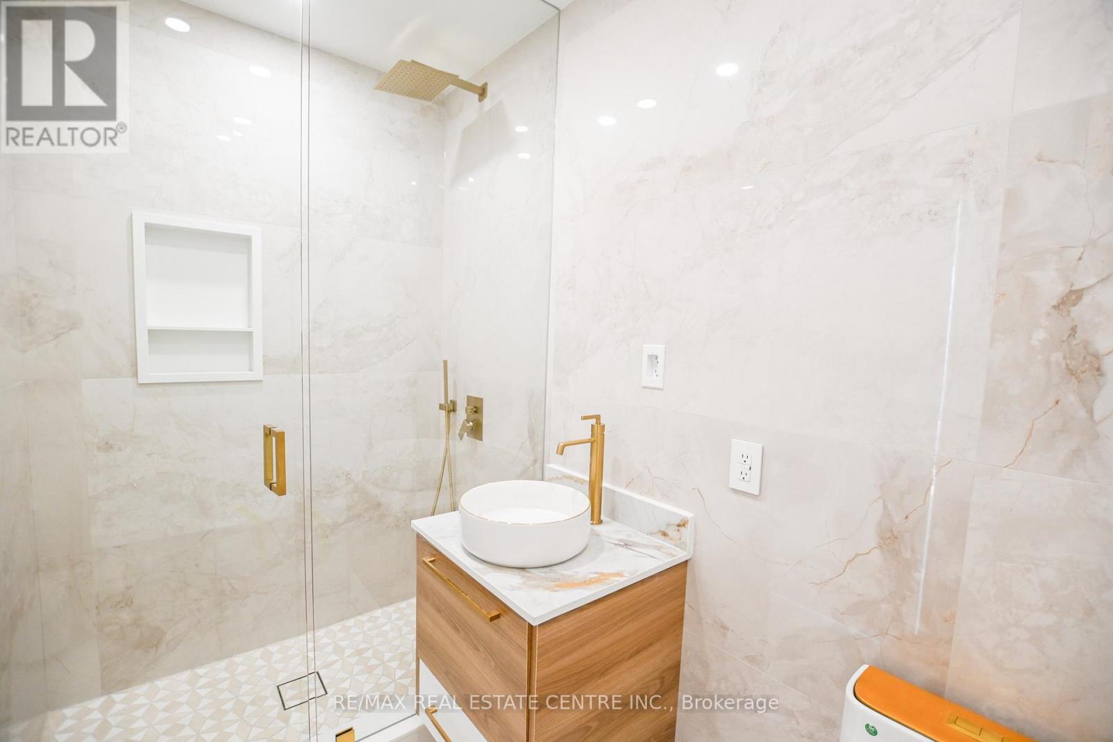 59 JONES AVENUE - 22