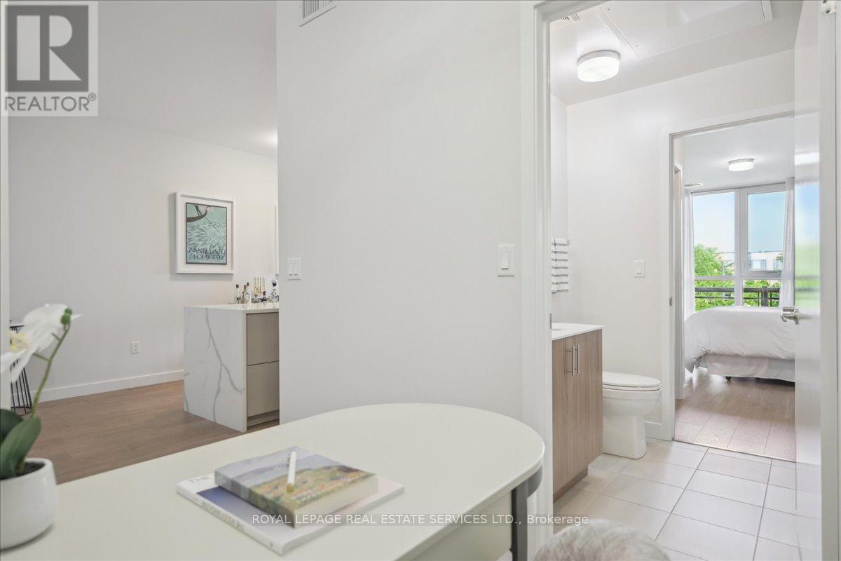 #211 168 SABINA DRIVE - 12