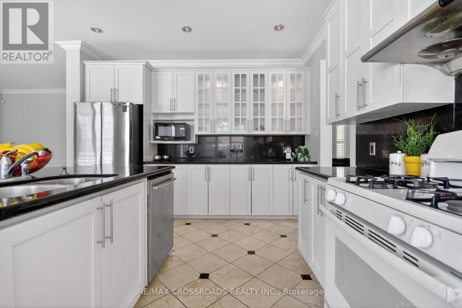 10 TIERNEY DRIVE - 19