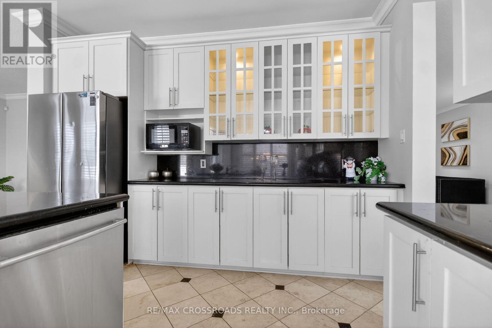 10 TIERNEY DRIVE - 22