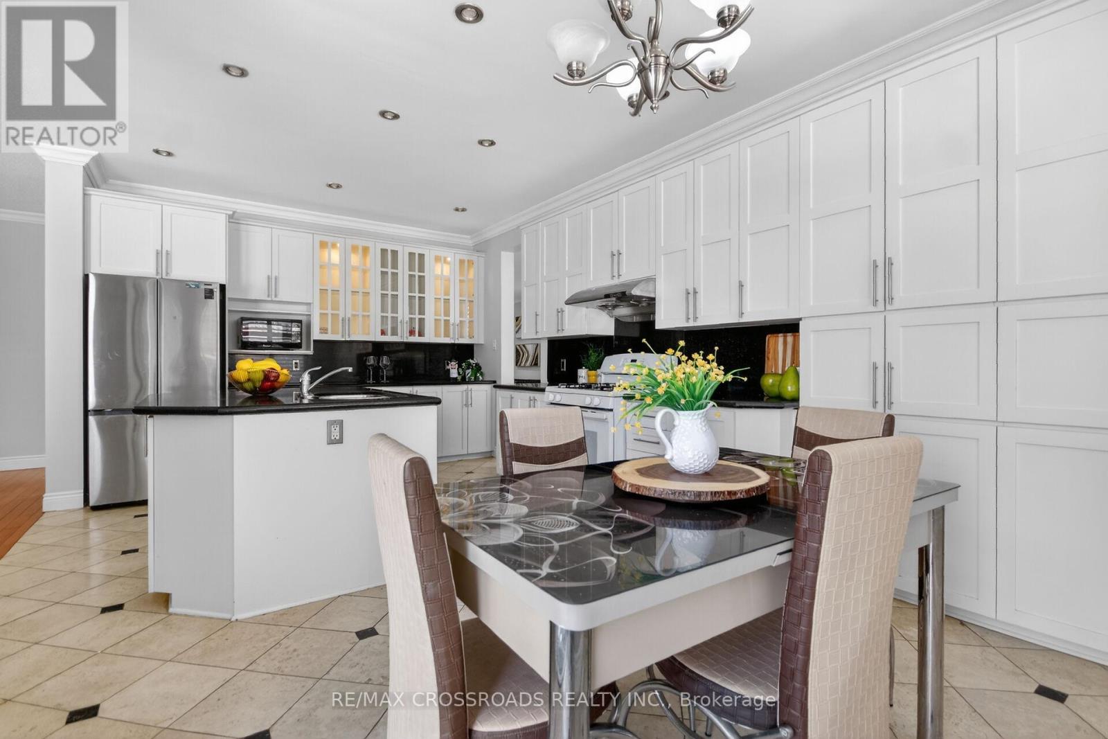 10 TIERNEY DRIVE - 26