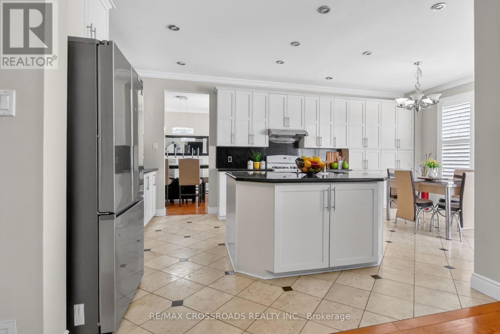 10 TIERNEY DRIVE - 23
