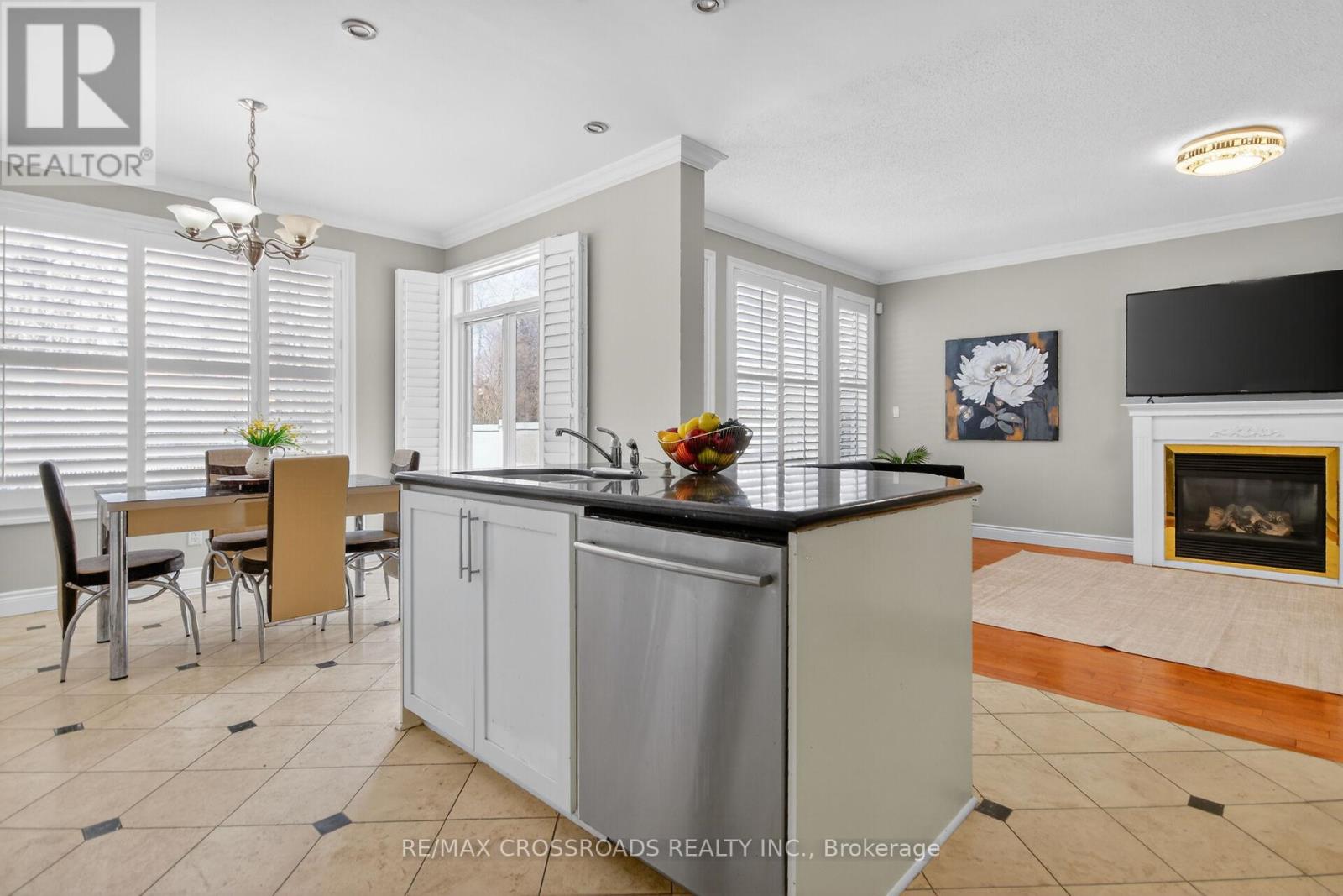 10 TIERNEY DRIVE - 25